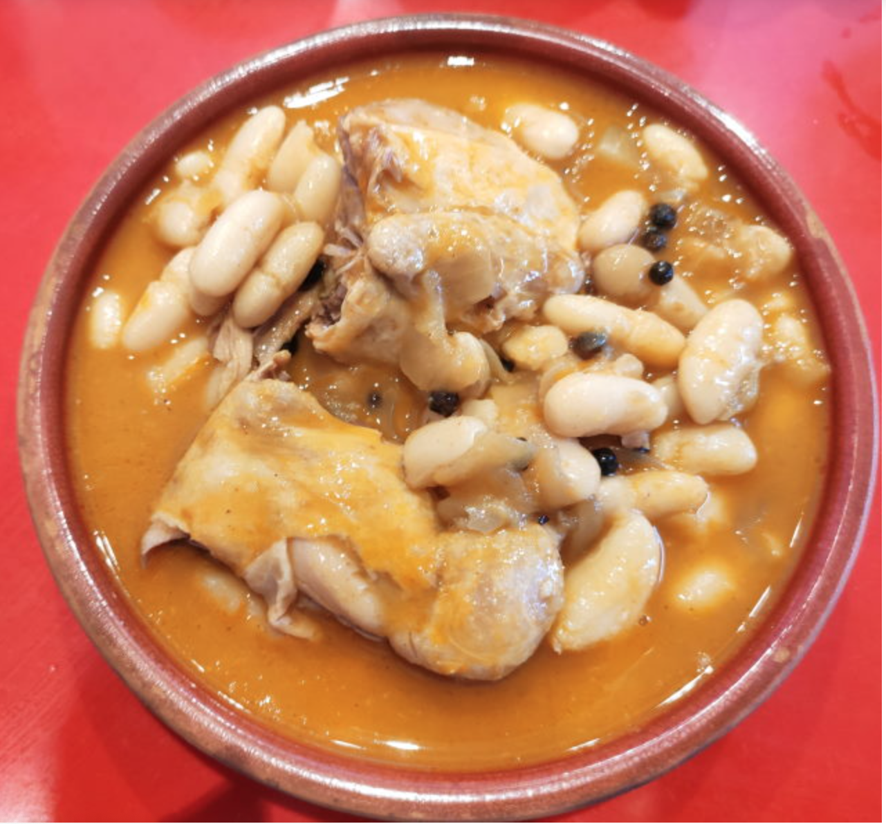 Ensalada de Aguacate, Pepino y Tomate con Alubias con codornices